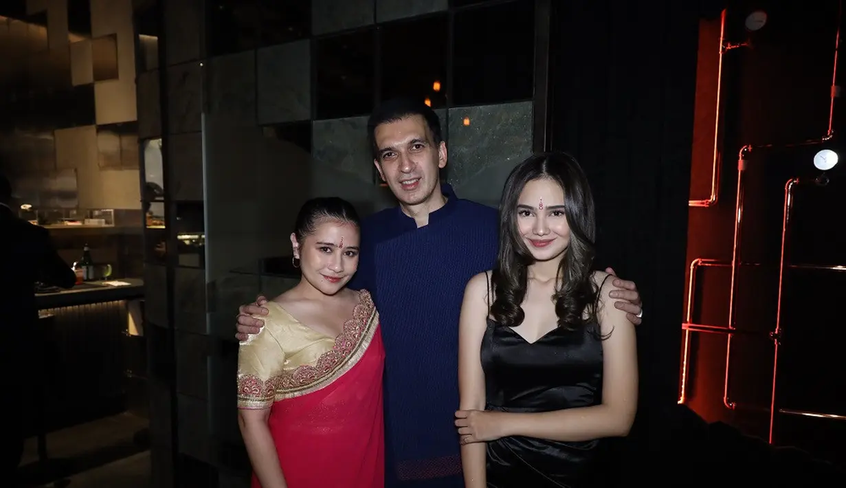 MD Entertainment merayakan Diwali 2021, dengan mengadakan pertemuan kecil eksklusif bersama Bintang dan sutradara Indonesia.