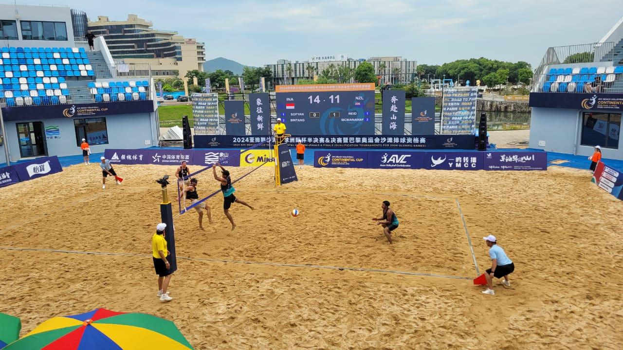 Pertandingan bola voli antara Indonesia dan Selandia Baru