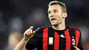 AC Milan's Andriy Shevchenko celebrates after he scored the opening goal against FC Zurich during their UEFA Cup first round, second leg football match on October 2, 2008 in Zurich. AFP PHOTO / FABRICE COFFRINI 