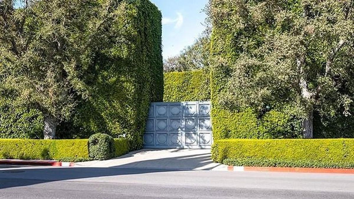 pagar rumah jeff bezos