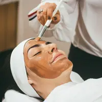 Sesuaikan jenis masker wajah dengan kebutuhan kulit. Berikut ulasan selengkapnya.. Photo by Raphael Lovaski on Unsplash