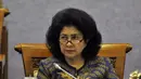 Menteri kesehatan, Nila F Moeloek mengikuti rapat kerja bersama komisi IX DPR RI di Jakarta, Senin (1/6/2015). Rapat membahas mengenai pembiayaan penyakit langka yang membutuhkan biaya besar seperti atresia bilier. (Liputan6.com/Andrian M Tunay)
