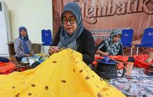 FOTO: Puluhan Peserta Asah Keterampilan Membatik Betawi