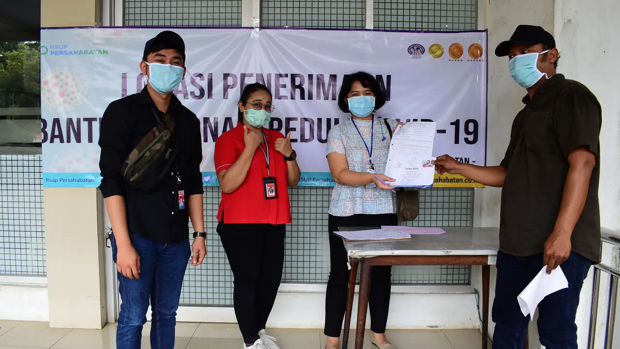 Priskila Salurkan Bantuan