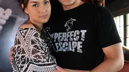 Demian bersama Sara Wijayanto saat ditemui di FX Sudirman (20/5/2015). Aksi tersebut bertema "The Perfect Escape" di mana Demian diharuskan meloloskan diri di hari kedua untuk menyukseskan aksinya. (Liputan6.com/Panji Diksana)