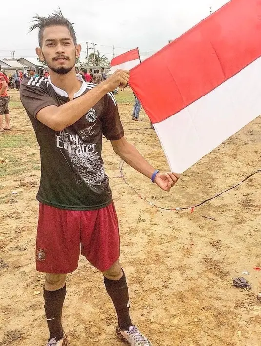 Martunis kini juga mengelola kanal YouTube. Ia masih sering menunjukkan dukungan untuk Cristiano yang ia panggil 'bos'. [Instagram/martunis_ronaldo]