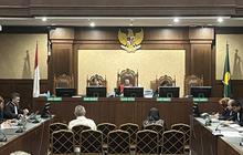 Sidang Korupsi LNG: Dua Eks Pejabat Pertamina Divonis 4,5 dan 3,5 Tahun