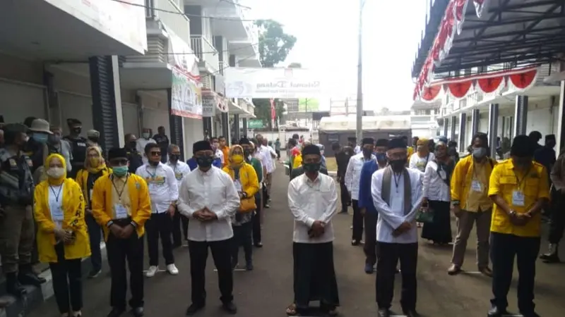 Salah satu bakal calon peserta Pilkada Tasikmalaya Iwan Saputra-Iip Miftahul Paos (Wani) yang diusung Partai Golkar, PKB, PKS, PAN dan Nasdem, tengah melakukan persiapan penyerahan berkas persyaratan Pilkada Tasikmalaya 2020.