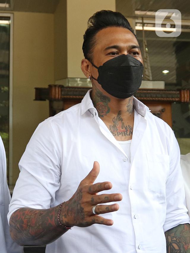FOTO: Jadi Tersangka, Jerinx Tidak Ditahan
