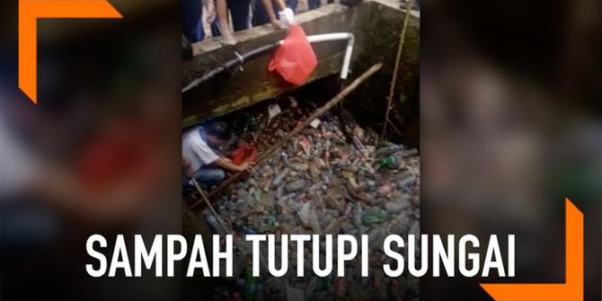 VIDEO:  Viral, Penampakan Sungai Penuh Sampah Plastik di Manado