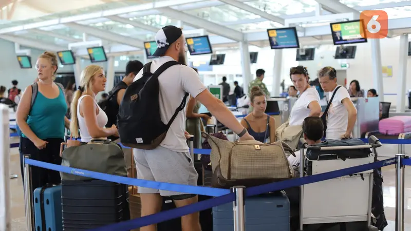 Libur Hari Raya Idul Adha Bandara I Gusti Ngurah Rai Dipadati Penumpang