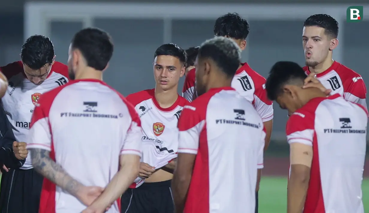 Berstatus naturalisasi tak lantas membuat Eliano Reijnders dapat jaminan bermain secara reguler. Dari tiga laga Timnas Indonesia yang mungkin diikuti Eliano, dia belum pernah masuk starting XI dan dua kali dicoret. (Bola.com/M Iqbal Ichsan)