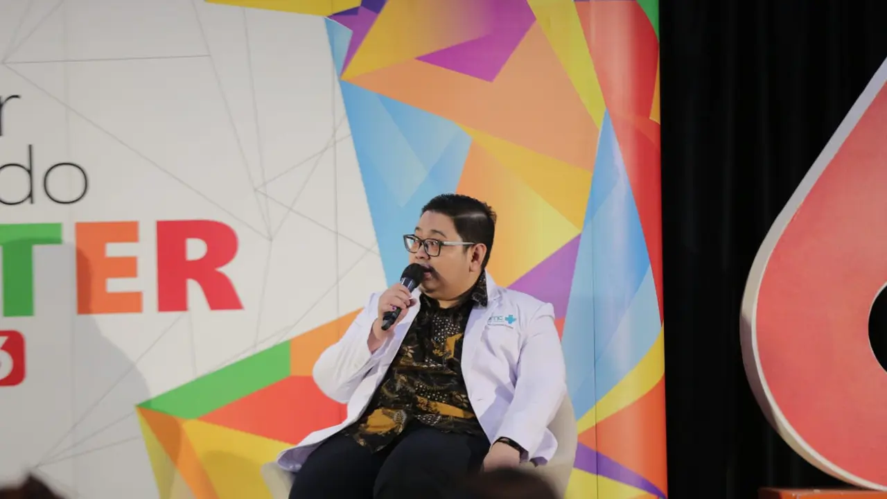 Spesialis Penyakit Dalam RS EMC Pulomas dr. Dirga Sakti Rambe