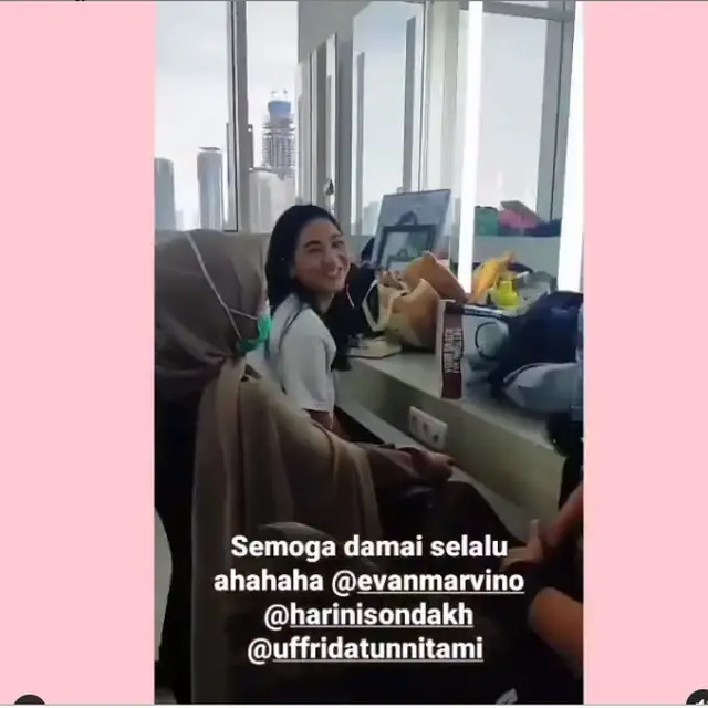 6 Momen Pertemuan Istri Evan Marvino dan Harini Sondakh, Langsung Akrab