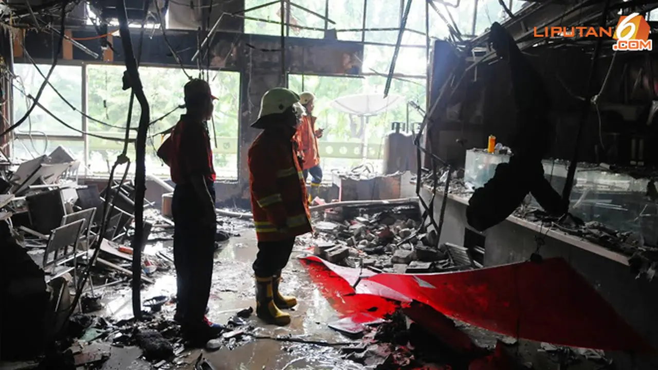 gambir-terbakar-10-131227b.jpg