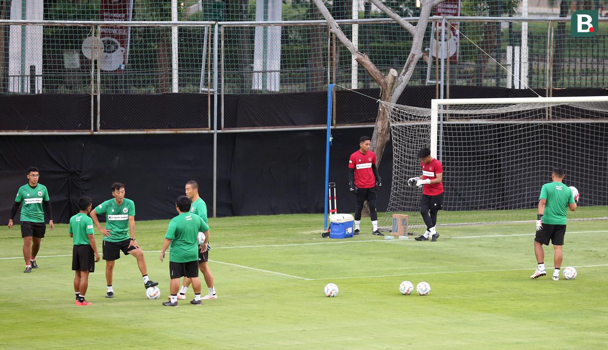 <p>Suasana sesi latihan Timnas Indonesia di Lapangan A Gelora Bung Karno (GBK), Senayan, Jakarta Pusat, Kamis (15/6/2023) sore WIB. Latihan dilakukan sebagai persiapan menghadapi Timnas Argentina pada laga persahabatan FIFA Matchday, 19 Juni 2023 di Stadion Utama Gelora Bung Karno. (Bola.com/Bagaskara Lazuardi)</p>