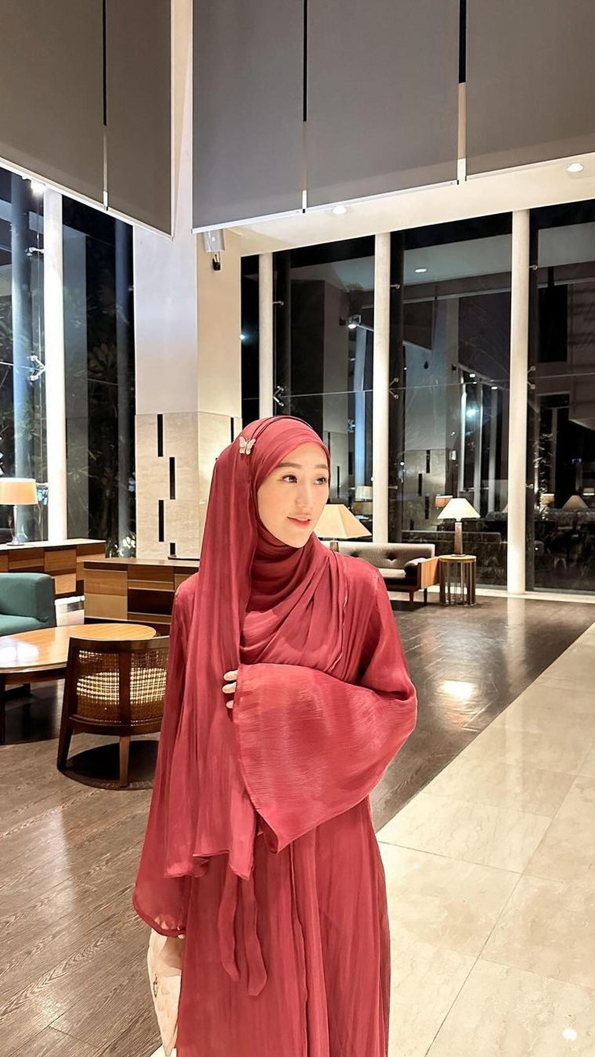 Untuk Tampilan Syar’i, Pilihlah Gamis dengan Potongan Lurus&nbsp;<br>