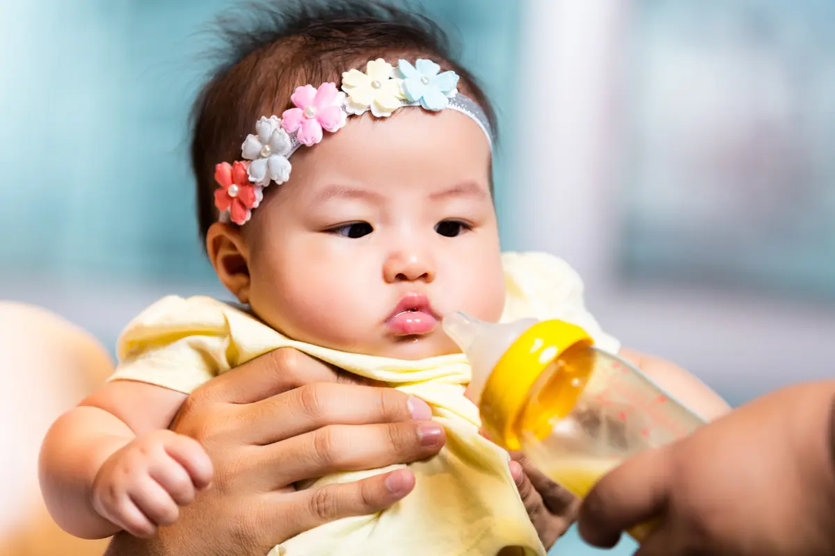 bayi menolak minum susu