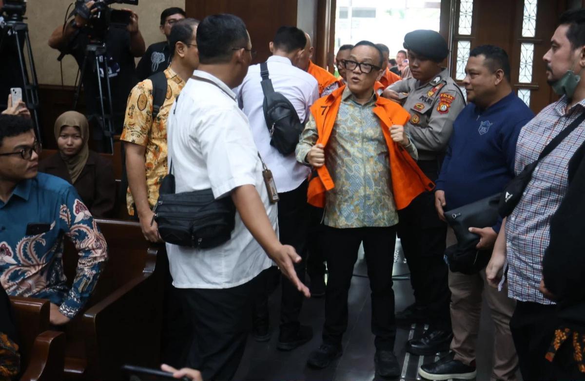 FOTO: Eks Wamenaker Noel Ebenezer Hadiri Sidang Perdana Kasus Pemerasan Sertifikat K3