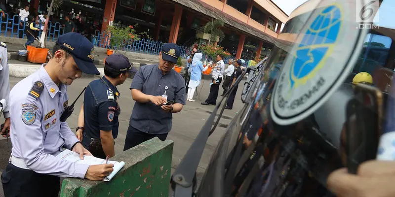 Jelang Arus Mudik, Dishub DKI Cek Kelaikan Bus di Terminal Kampung Rambutan