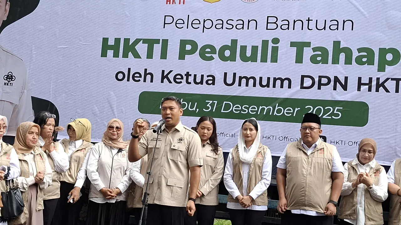 Wakil Menteri Pertanian, Sudaryono mengirimkan bantuan untuk korban bencana Sumatera dari Himpunan Kerukunan Tani Indonesia (HKTI). (Liputan6.com/Arief)
