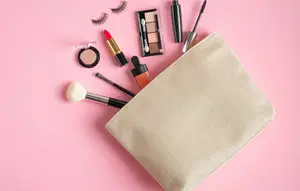 8 Pouch Makeup Estetik yang Bikin Koleksi Riasan Tetap Rapi saat Bepergian