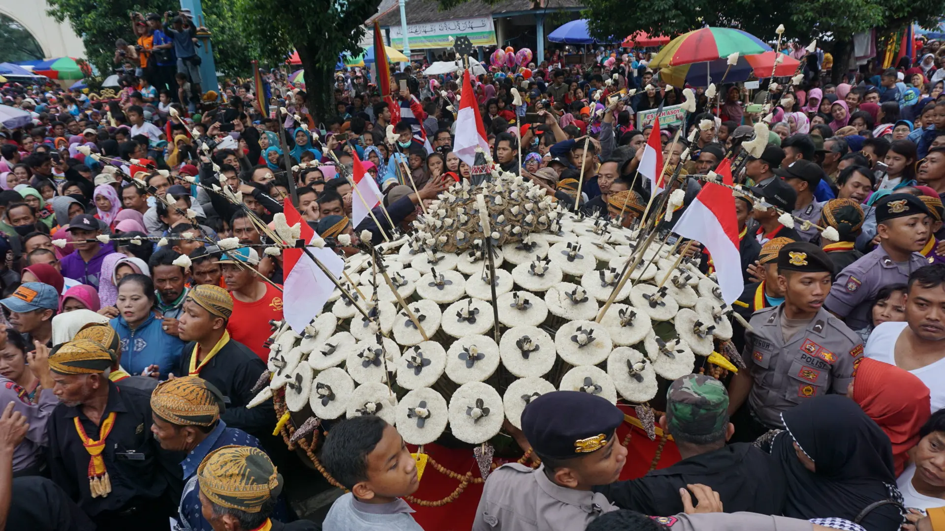 Klimaks peringatan Maulid Nabi Muhammad SAW di Keraton Solo dihelat Jumat, 1 Desember 2017 siang di Masjid Agung.