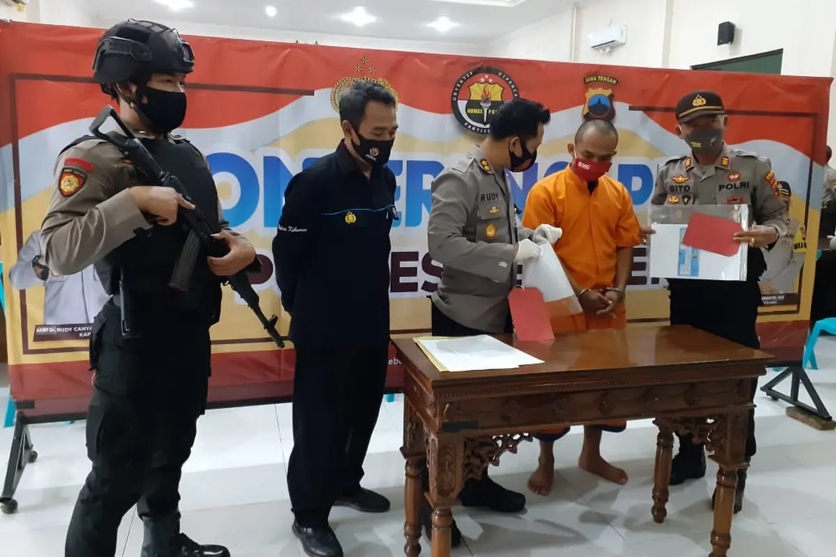 Polisi Kebumen menangkap penjambret yang gagal karena dikejar korban. (Foto: Liputan6.com/Humas Polres Kebumen)
