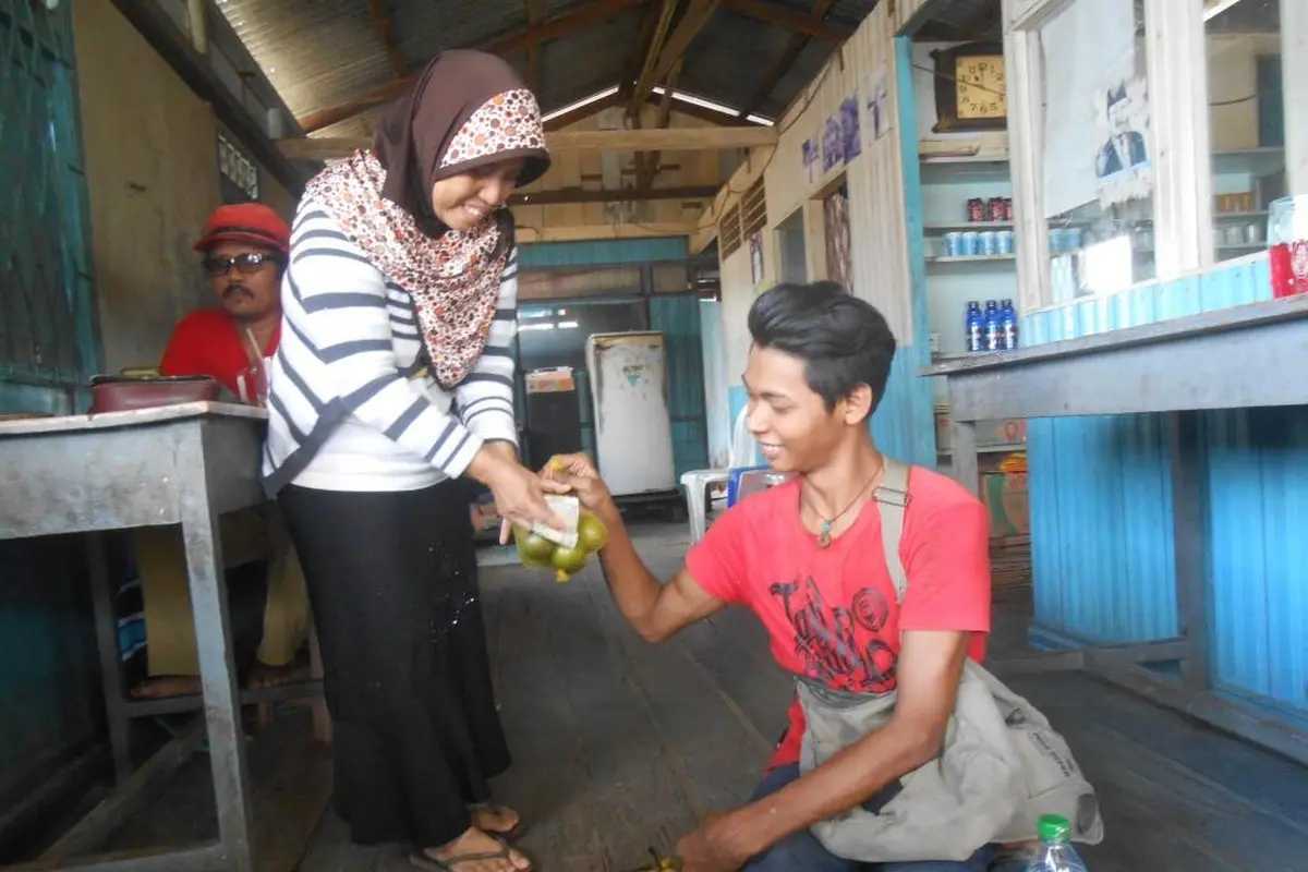 penjual merangkak
