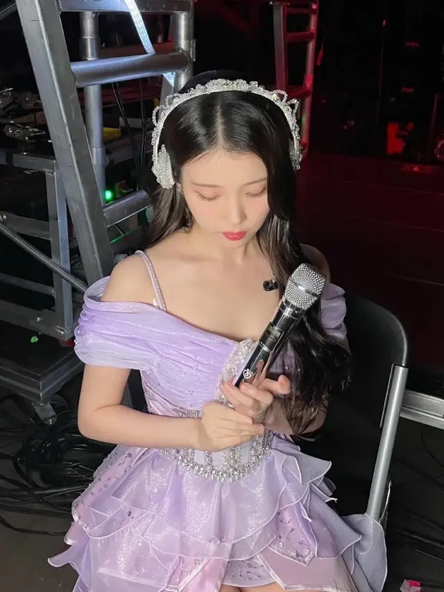 OOTD Dress ala IU (Instagram/@dlwlrma)