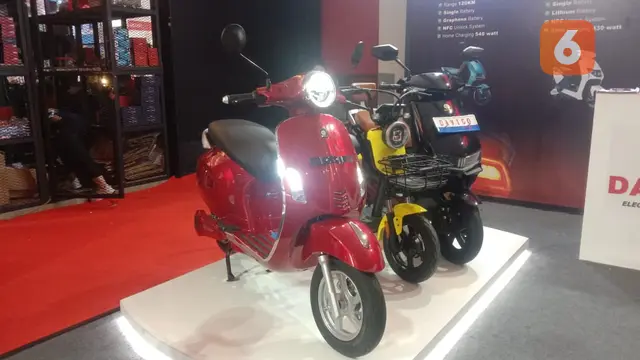 Motor listrik Davigo Forza di IIMS 2023. (Liputan6.com/Jordy Rivaldo)