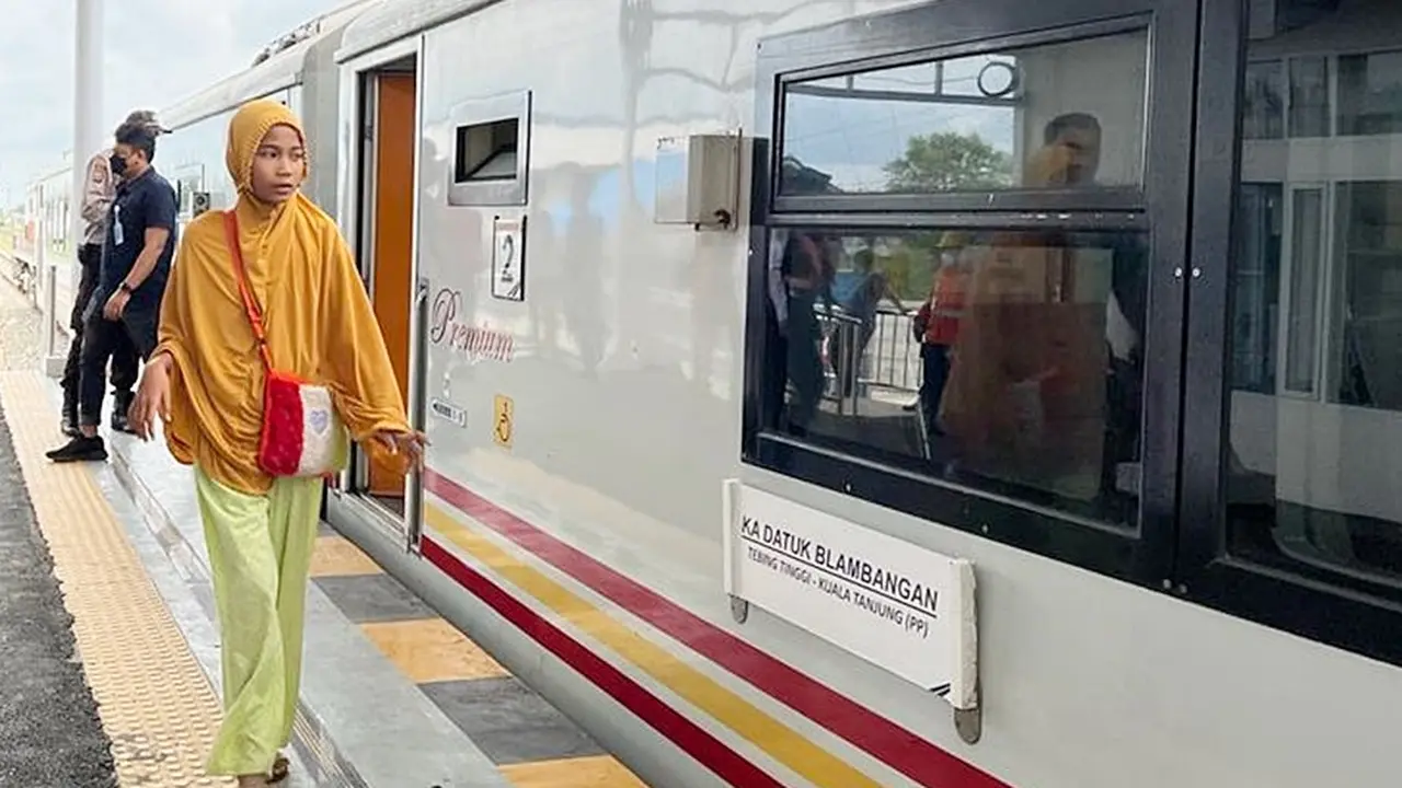 Kereta Api Datuk Belambangan
