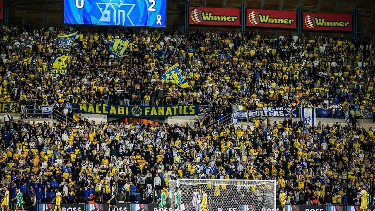 Massa Pro Palestina Hajar Fans Klub Israel Maccabi Tel Aviv Akibat Ejek Anak-anak Gaza dan Robek Bendera Palestina