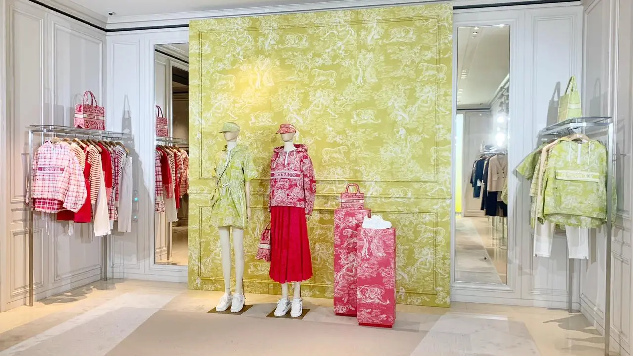 Musim panas telah tiba, Koleksi Dioriviera hadir Dior Plaza Indonesia dari 23 June 2021 hingga 14 Juli 2021.