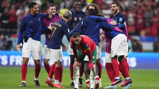 Ekspresi Hakimi dan Ziyech Gagal Antar Maroko ke Final Piala Dunia 2022