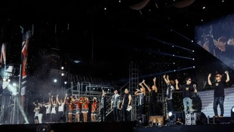 Kemeriahan Konser YG Family di Negeri Tirai Bambu