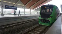 Daop 6 Yogyakarta memperpanjang relasi tujuan KA Bandara Adi Soemarmo (BIAS) hingga Madiun, Jawa Timur.(Liputan6.com/Fajar Abrori)