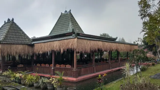Bu Rajab Resto - Mancing Dulu, Baru Makan