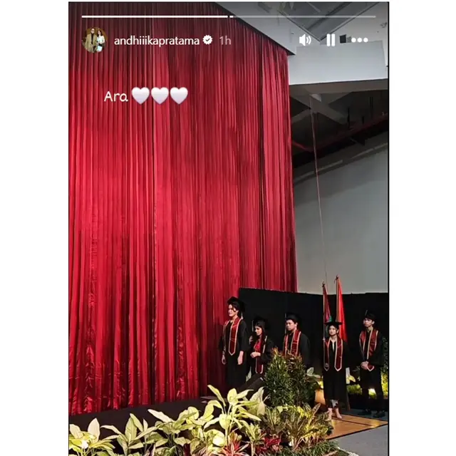 6 Potret Wisuda SMA Ara Anak Ussy Sulistiawaty dan Andhika Pratama