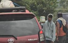 Pungli Berbalut Minta Sumbangan Jalan Rusak Bikin Macet 7 Jam di Jalur Lintas Sumatera