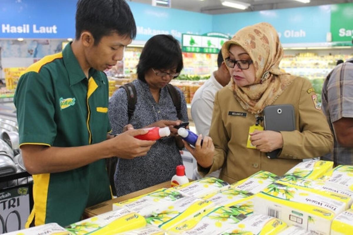 Sidak Giant Malang, petugas temukan makanan kedaluwarsa
