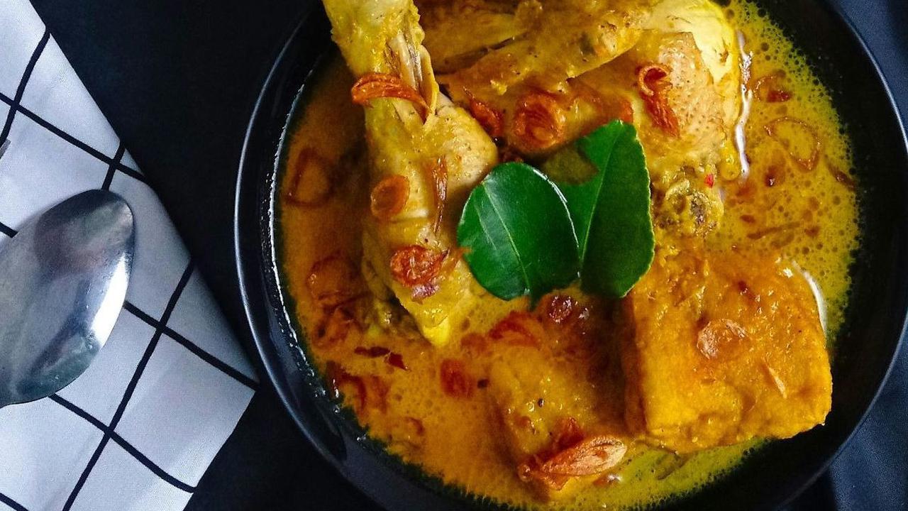 Resep Opor Ayam Kampung Kuah Kuning