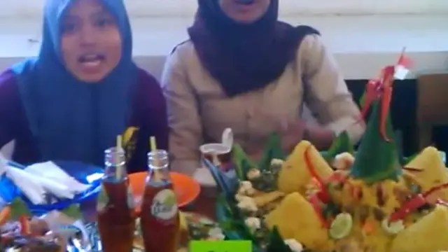 Lomba Tumpeng Siswi Kubangsari pada HUT ke-69 RI