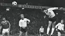 Dieter Muller mengulangi kejayaan Gerd Muller empat tahun sebelumnya saat mencetak 4 gol untuk Jerman Barat dan meraih sepatu emas di Piala Eropa 1976. (www.squawka.com)