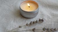 Lilin sudah digunakan sejak dulu dan saat ini fungsinya telah berubah salah satunya menjadi alat kesehatan untutk melegakan indera pernafasan. (Foto: Unsplash.com/viktoriiavk)