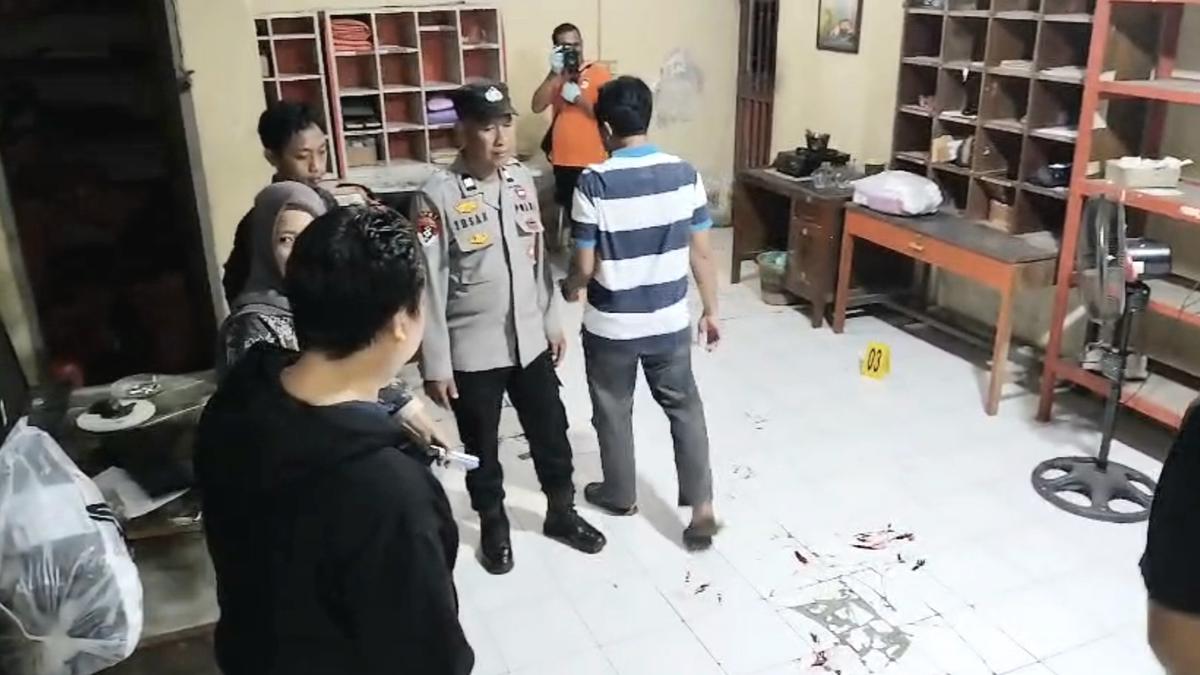 Kepala Kantor Pos Takalar Dibacok Anak Buah yang Diduga Hendak Rampok Uang BLT, Begini Kronologinya