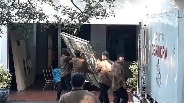 Gerindra Antar Lukisan ke Rumah Megawati