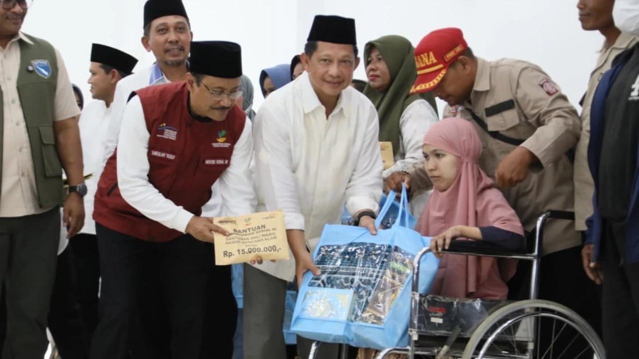 Semarakkan Ramadan, Kasatgas Tito Salurkan Bantuan untuk Korban Bencana di Pidie Jaya