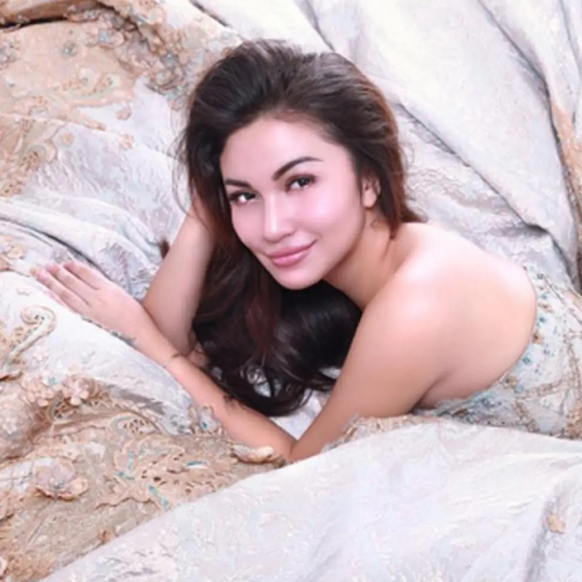 Begini Gaya Ariel Tatum Jelang Tidur - ShowBiz Liputan6.com