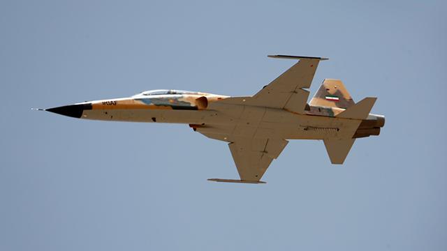 Iran Perkenalkan Pesawat Tempur Buatan dalam Negeri